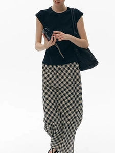 Slim fit black raglan t-shirt and high waist gingham long skirt minimalist casual set