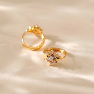 Französische Vintage-Ohrringe, 18K vergoldet, Messing-Reifen mit Zirkon-Sonnenblumen