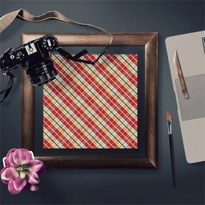Papel de fondo con patrón de cuadros navideños clásicos con cámara vintage y flores