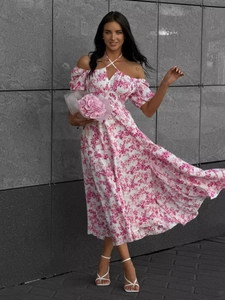 Off-shoulder floral summer dress with halter neck and puff sleeves in pink and white