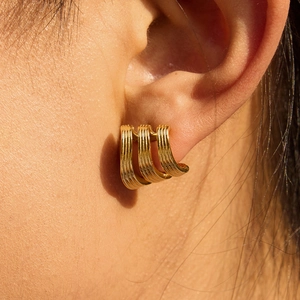 Boucles d'oreilles classiques en acier inoxydable plaqué or 18 carats à triple rangée
