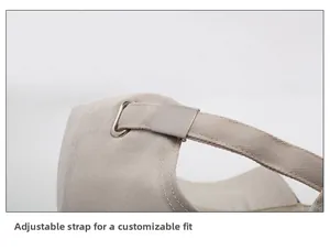 Détail de la boucle métallique ajustable et texture en coton sergé de la casquette