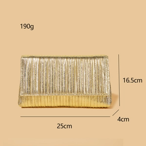 Dettaglio borsa da sera plissettata dorata con dimensioni 25x16,5x4cm e peso 190g