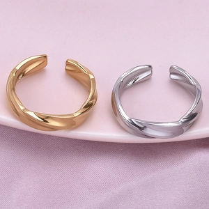 Minimalist irregular twisted 304 stainless steel open rings in gold and silver finish