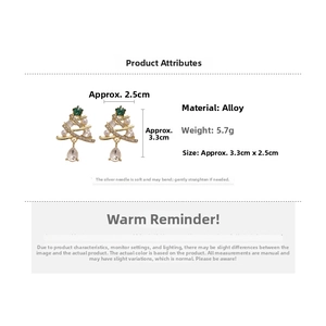 Detailed dimensions of sparkling Christmas tree pearl earrings with alloy frame and weight