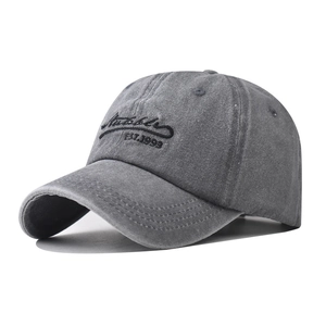 Berretto da baseball in cotone lavato grigio scuro con ricamo EST.1993 in stile retrò