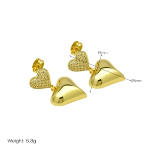 Detail of 18k gold plated heart drop earrings with dimensions 16mm and 25mm