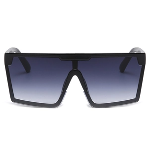 Trendsetting square oversized gradient sunglasses with sleek black frame for men and women