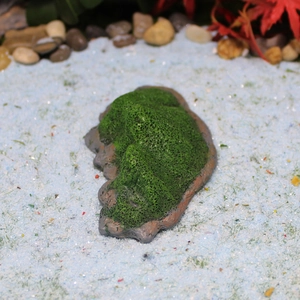Miniature resin island model with green moss texture for aquarium and succulent decor