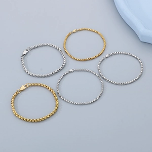 Polierte Box-Halsketten aus Edelstahl in Gold und Silber für Damen im Set