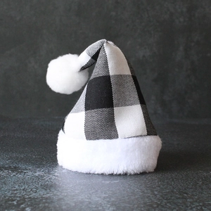 Chapeau De Noël Pour Animaux Flanelle À Carreaux Chat Chien Coiffure De Fête Avec Sangle Élastique Et Pompon En Fourrure