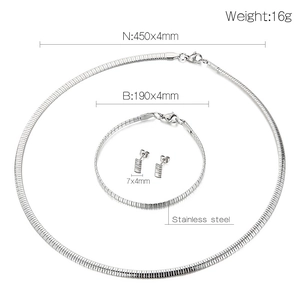 Detailed specs of stainless steel necklace and bracelet set with 16g weight and dimensions