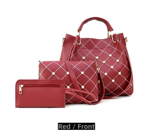 Ensemble de trois sacs bordeaux matelassés avec rivets perles, cabas et bandoulière inclus