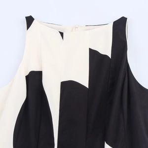 Abito a palloncino da donna chic a pois bianchi e neri con motivo geometrico minimalista