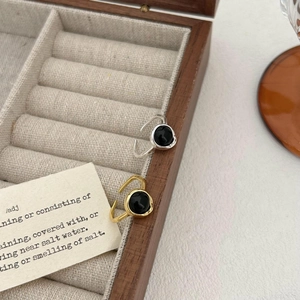 Minimalist S925 sterling silver open rings with black agate in gold and silver finishes