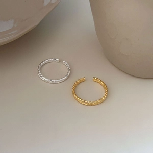 Minimalist 925 silver braided twist rings in gold and silver finish with open band