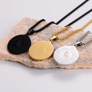 Edelstahlhalsketten mit Gelassenheitsgebet und betenden Händen in Schwarz, Gold, Silber