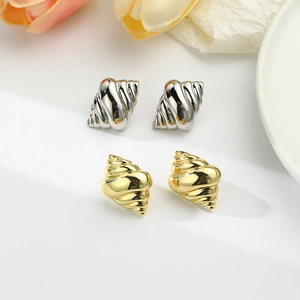 18K Gold Plated Copper Conch Shell Stud Earrings Spiral Geometric Edgy Fashion Earrings For Women Cool Vintage Jewelry