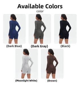 Farbauswahl an nahtlosen Yoga-Sets mit Langarm-Oberteilen und schmalen Fitness-Shorts