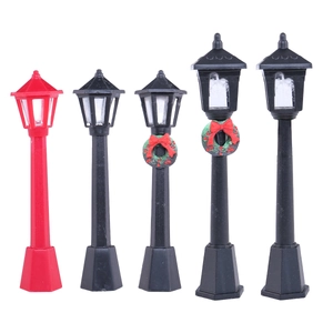 Set de 5 farolas navideñas en miniatura con coronas para decoración de jardín DIY