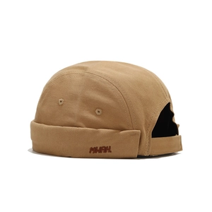 Bonnet docker en coton marron avec broderie MHFH au style urbain et rétro chic
