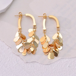 Boucles d'oreilles bohèmes dorées à franges avec paillettes gouttes d'eau sur pierre