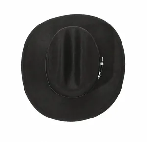 Vogelperspektive auf den klassischen schwarzen Western-Cowboyhut aus Filz mit breiter Krempe