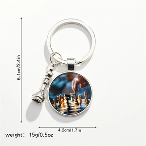 Détails du porte-clés échecs avec dimensions 6,1 cm, pendentif 4,2 cm et poids 15 g