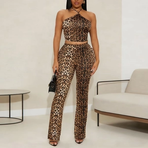 Ensemble sexy léopard avec haut court dos nu et pantalon évasé à taille haute femme