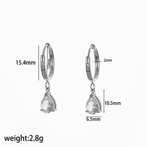 Diagramme technique détaillé des boucles d'oreilles en zircon avec dimensions et poids