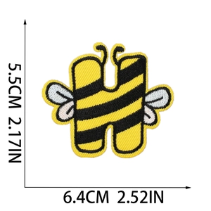 Detailed size chart for bee-themed letter H embroidered patch with dimensions in cm and inches