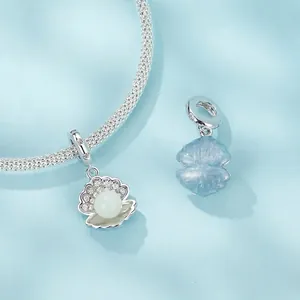 Pendentifs coquillage lumineux en argent s925 et pierre bleue sur chaîne serpent