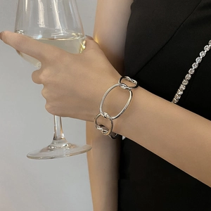 Minimalist silver chunky link chain bracelet with a high-polished finish for women