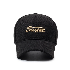 Casquette de baseball noire à carreaux avec broderie Sweet et visière courbée