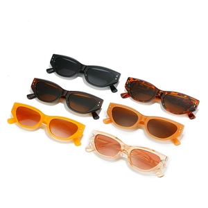 Fashionable retro cat eye sunglasses in multiple colors with rivet details for women