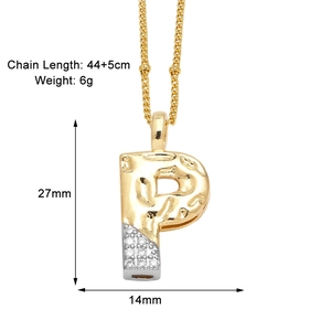 Détail du pendentif lettre P bicolore or et argent avec dimensions et longueur de chaîne