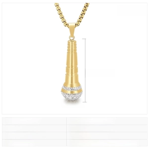 Detailed view of hip hop microphone pendant with dimensions 43x14mm and 21g weight