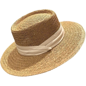 Flacher Strohhut mit breiter Krempe und beigem Band, französischer Vintage-Sonnenschutz