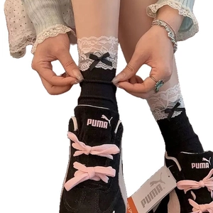 Chaussettes mi-mollet Lolita style ballet avec dentelle blanche et nœud noir élégant
