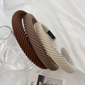 Minimalist ribbed knit sponge headband set in dark brown, light brown and beige colors
