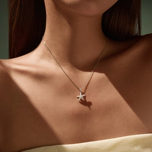 Élégant collier pendentif étoile de mer en argent S925 avec perles et cristaux