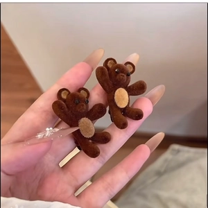 Barrettes à cheveux ours floqués marron en 3D style dessin animé pour femmes
