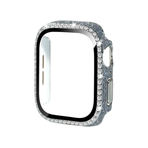 Gros plan du boîtier Apple Watch scintillant avec strass et verre trempé intégré