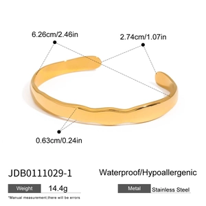 Polished wavy gold stainless steel bangle details with size and waterproof specs