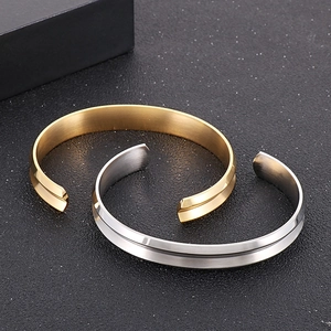 Bracciali rigidi aperti a forma di C in acciaio al titanio minimalista oro e argento