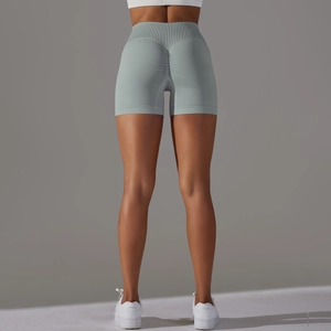 Vista posteriore dettagliata del design scrunch butt senza cuciture e l'effetto lifting