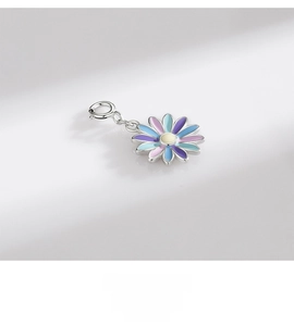 Detailed close-up of a S925 sterling silver daisy pendant with colorful enamel petals