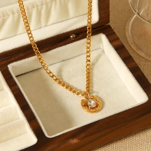 18k gold plated stainless steel Cuban chain necklace with horseshoe zircon pendant
