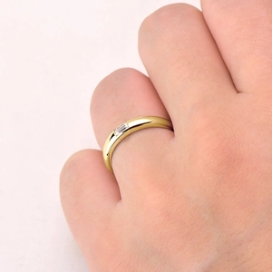 Minimalist 925 silver ring with a rectangular moissanite stone shown on a finger