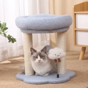Arbre à chat à deux niveaux avec nid oreilles de lapin et poteaux en sisal